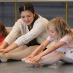 Vera Sasan photo.
L-R: Ruby Francis, high school senior Cienna Richardson and Bliss Gainey during Baby Ballet at Orcas Center.